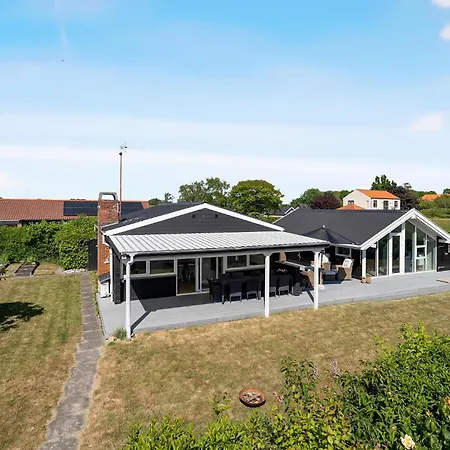 בית נופש 5 Bedroom Beautiful In