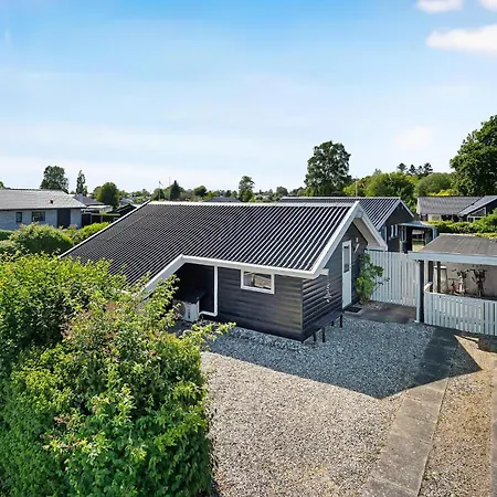 Awesome In With House Sea View
