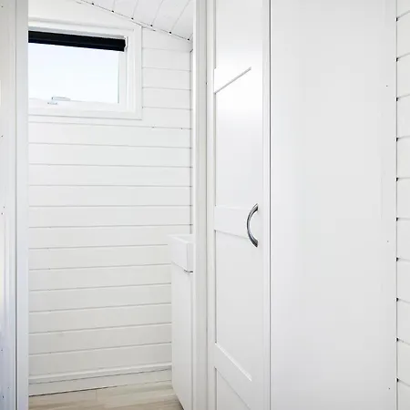 בית נופש 5 Bedroom Beautiful In *