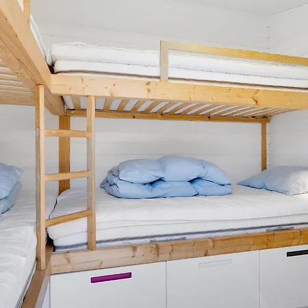 5 Bedroom Beautiful In בית נופש יולסמינדה