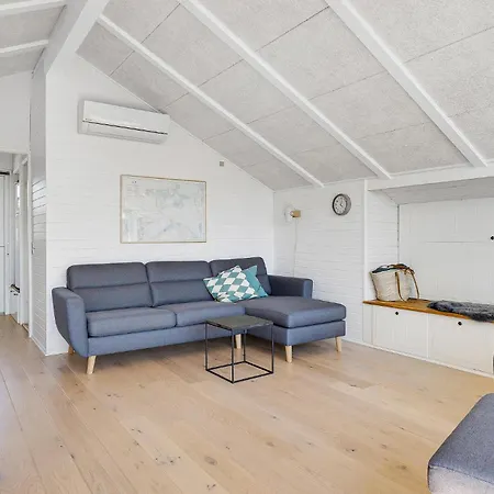 Awesome In With House Sea View