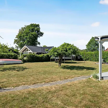 5 Bedroom Beautiful In