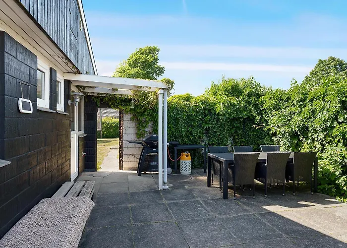 5 Bedroom Beautiful In Juelsminde (Hedensted)