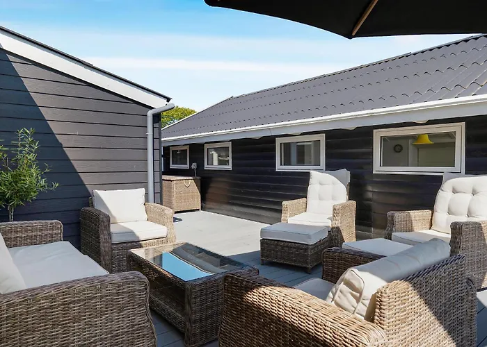 5 Bedroom Beautiful In Holiday home Juelsminde (Hedensted)