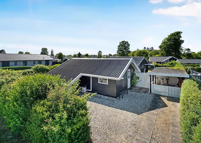 5 Bedroom Beautiful In